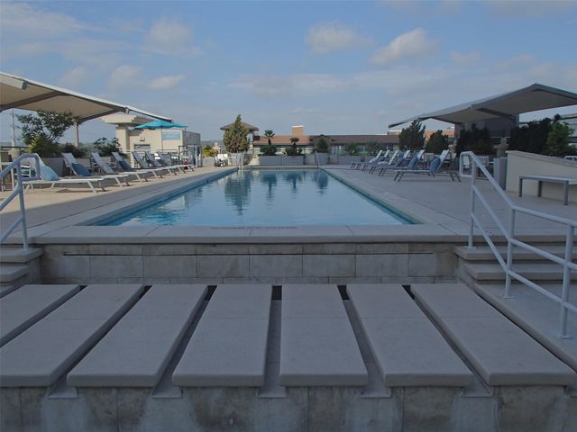 300 BOWIE ST 2704, Austin, TX 78703