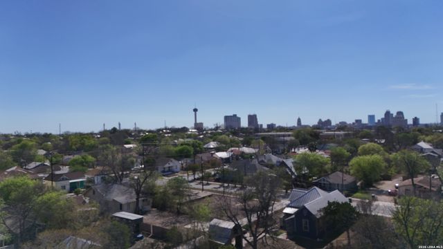 810 Sherman, San Antonio, TX 78202