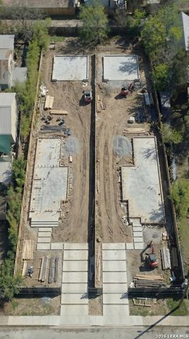 810 Sherman, San Antonio, TX 78202