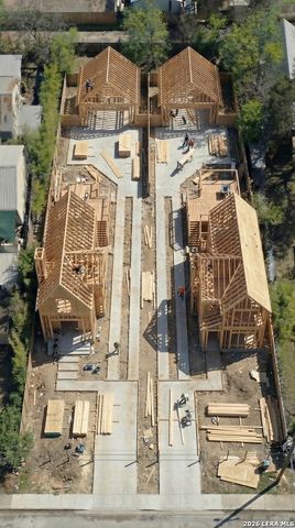 810 Sherman, San Antonio, TX 78202
