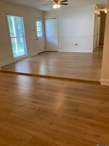 12105 Foster Rd, Baton Rouge, LA 70811