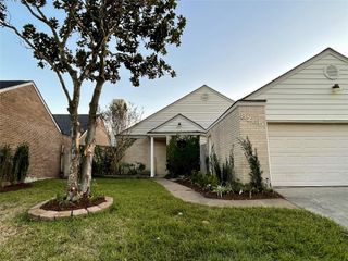 8235 Twin Tree Lane, Houston, TX 77071