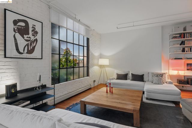 1018 4Th Ave 204, Oakland, CA 94606
