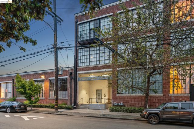 1018 4Th Ave 204, Oakland, CA 94606