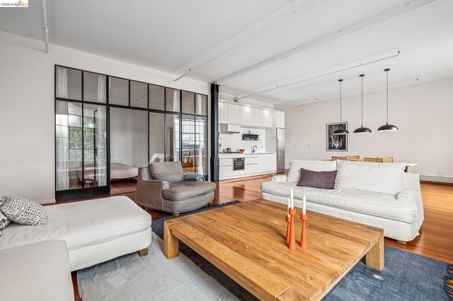 1018 4Th Ave 204, Oakland, CA 94606