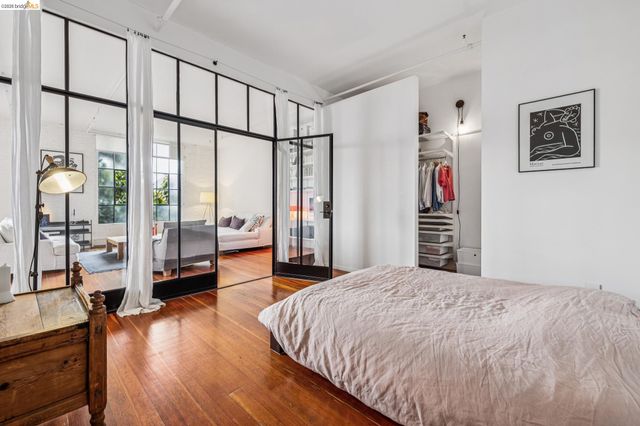 1018 4Th Ave 204, Oakland, CA 94606