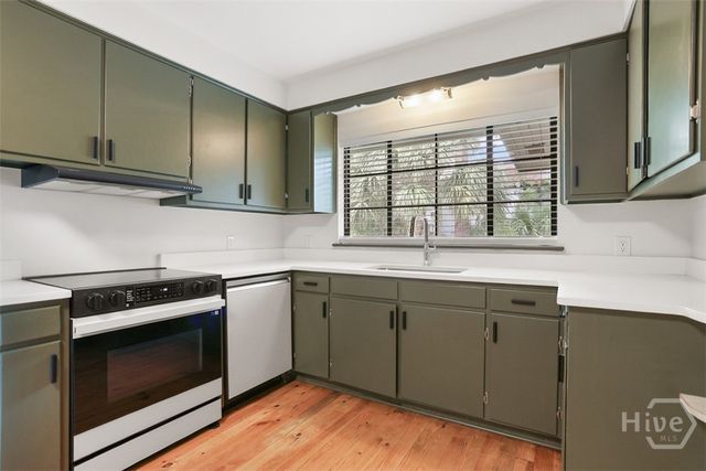 404 Gordonston Avenue, Savannah, GA 31404