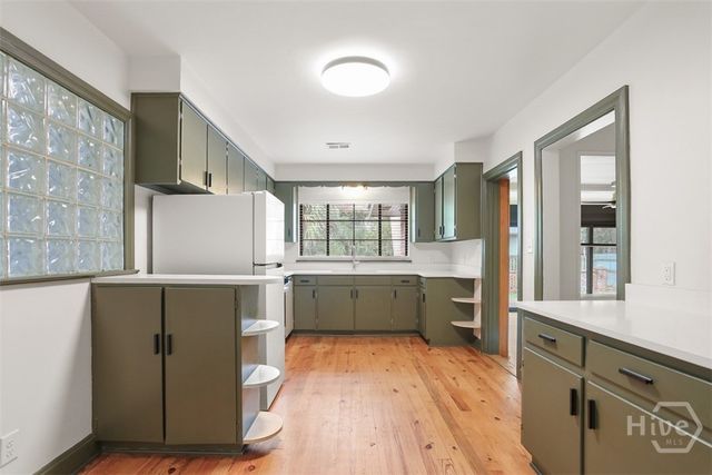 404 Gordonston Avenue, Savannah, GA 31404