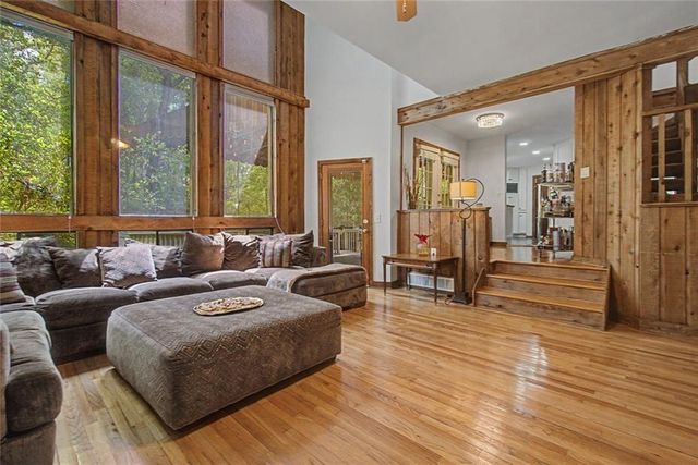 2915 Pond View Court, Marietta, GA 30062