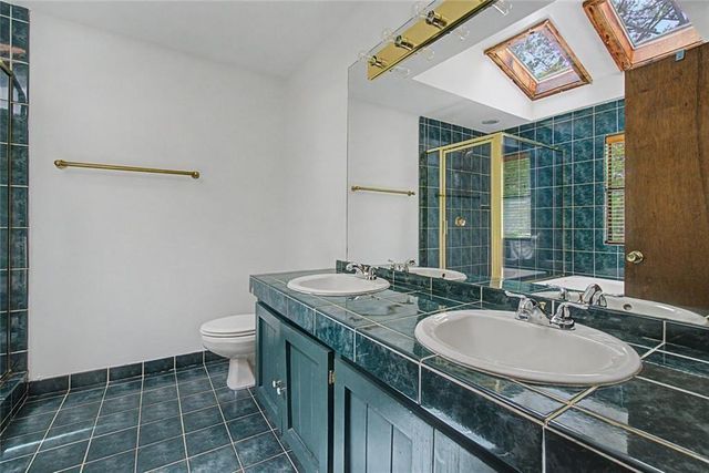 2915 Pond View Court, Marietta, GA 30062