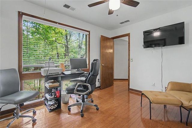 2915 Pond View Court, Marietta, GA 30062