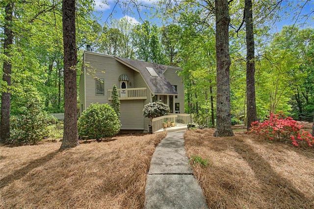 2915 Pond View Court, Marietta, GA 30062