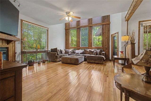 2915 Pond View Court, Marietta, GA 30062