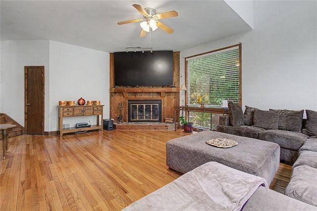 2915 Pond View Court, Marietta, GA 30062