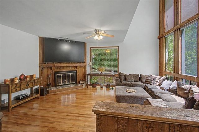 2915 Pond View Court, Marietta, GA 30062