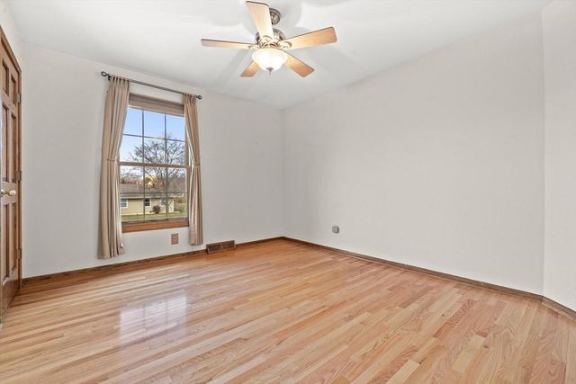 10861 35th AVENUE, Pleasant Prairie, WI 53158