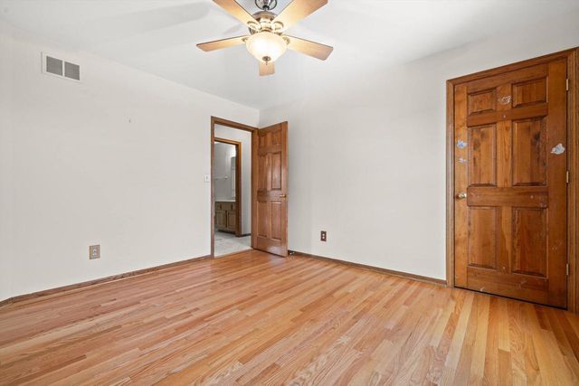 10861 35th AVENUE, Pleasant Prairie, WI 53158