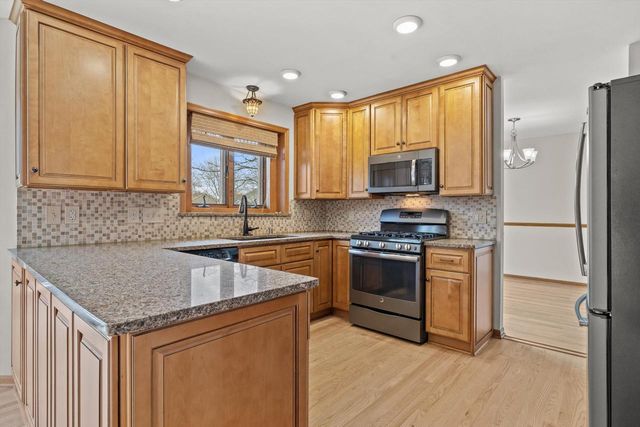 10861 35th AVENUE, Pleasant Prairie, WI 53158