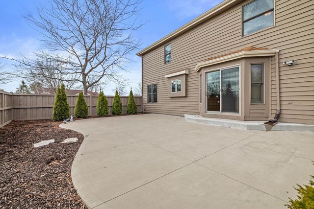 10861 35th AVENUE, Pleasant Prairie, WI 53158