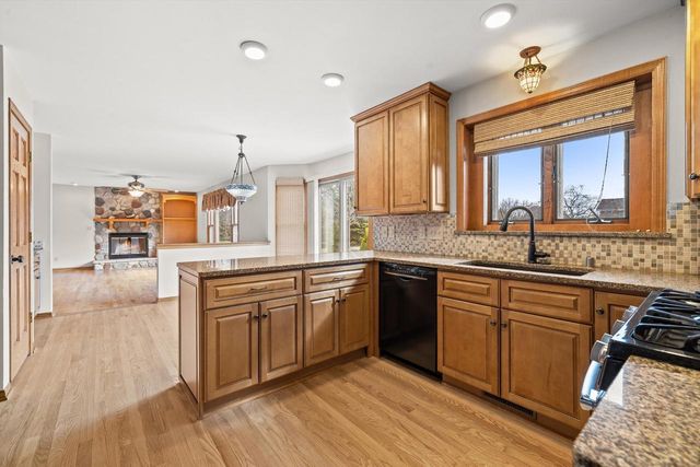 10861 35th AVENUE, Pleasant Prairie, WI 53158