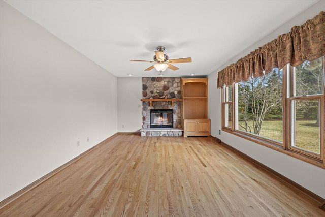 10861 35th AVENUE, Pleasant Prairie, WI 53158