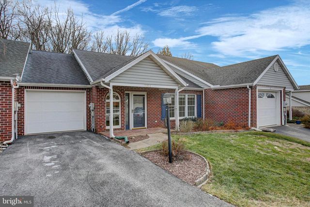 2314 MAJESTIC CT, Chambersburg, PA 17201