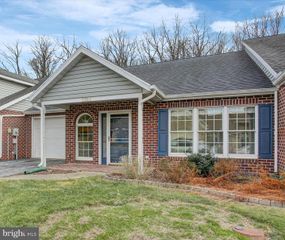 2314 MAJESTIC CT, Chambersburg, PA 17201