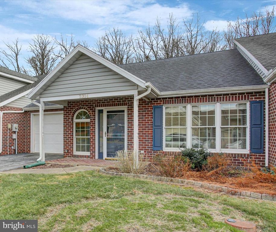 2314 MAJESTIC CT, Chambersburg, PA 17201