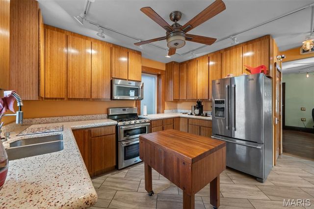 5221 S Broadway, St Louis, MO 63111