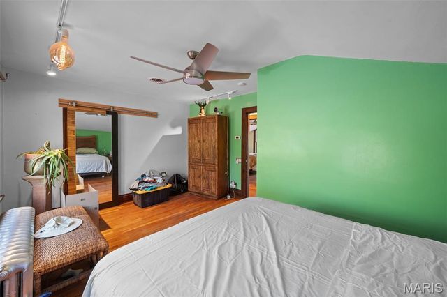 5221 S Broadway, St Louis, MO 63111