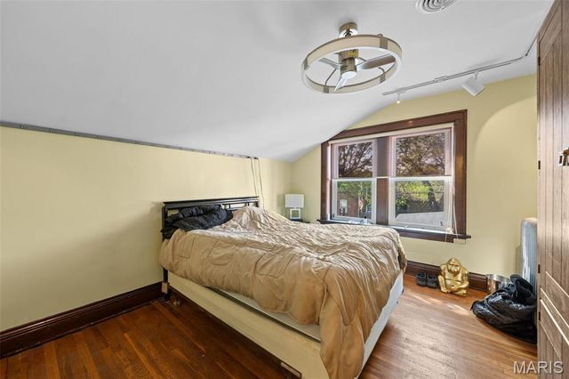 5221 S Broadway, St Louis, MO 63111