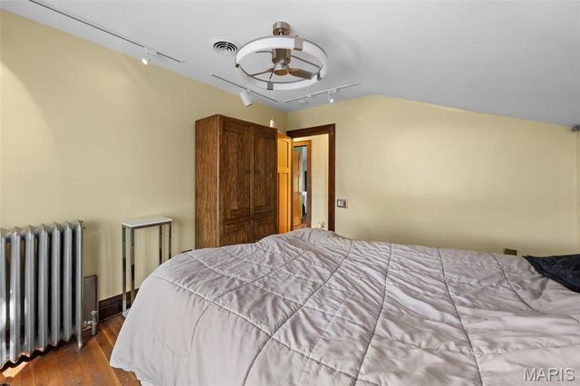 5221 S Broadway, St Louis, MO 63111