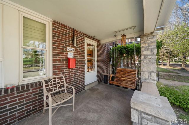 5221 S Broadway, St Louis, MO 63111