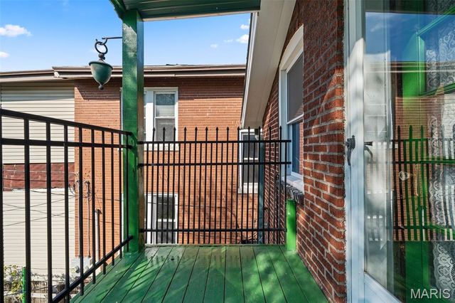 5221 S Broadway, St Louis, MO 63111