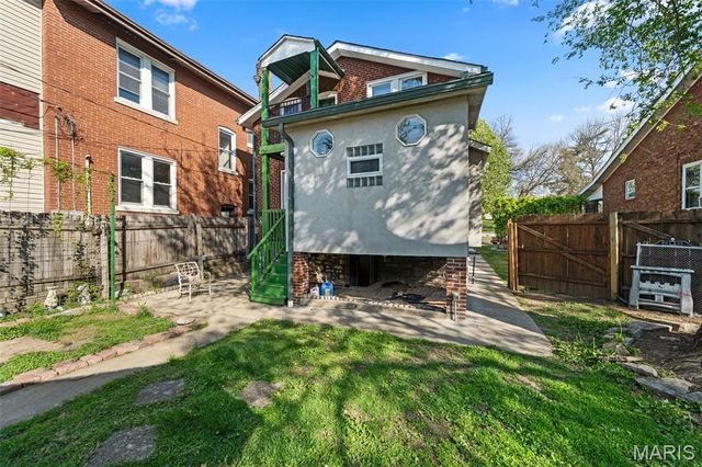 5221 S Broadway, St Louis, MO 63111
