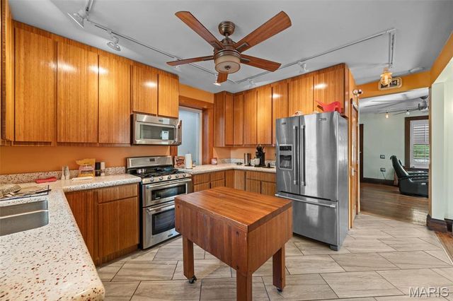5221 S Broadway, St Louis, MO 63111