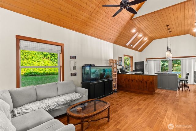 222 Oxbow Lake Lane, Toledo, WA 98591