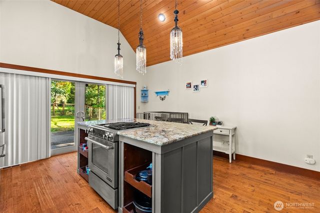 222 Oxbow Lake Lane, Toledo, WA 98591