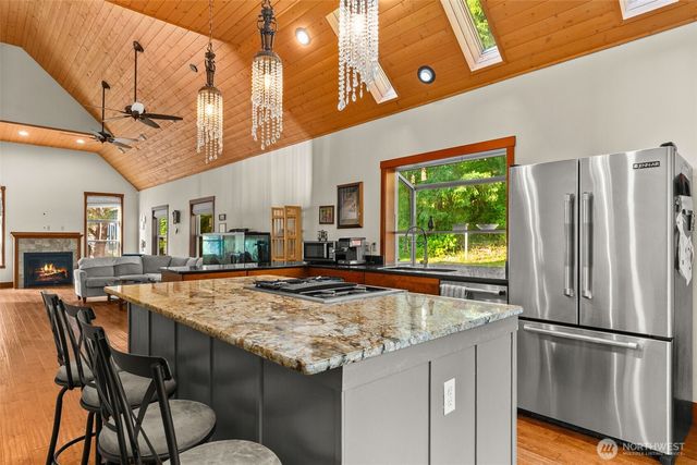 222 Oxbow Lake Lane, Toledo, WA 98591