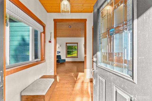 222 Oxbow Lake Lane, Toledo, WA 98591