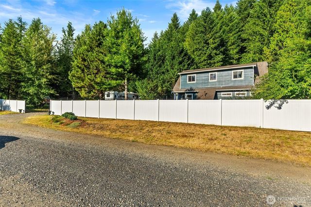 222 Oxbow Lake Lane, Toledo, WA 98591