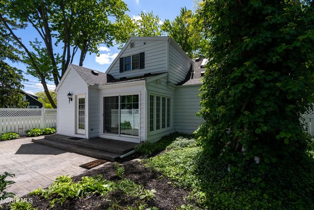 528 Elm Street, Perrysburg, OH 43551