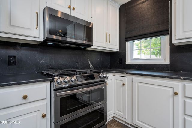 528 Elm Street, Perrysburg, OH 43551