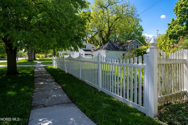 528 Elm Street, Perrysburg, OH 43551