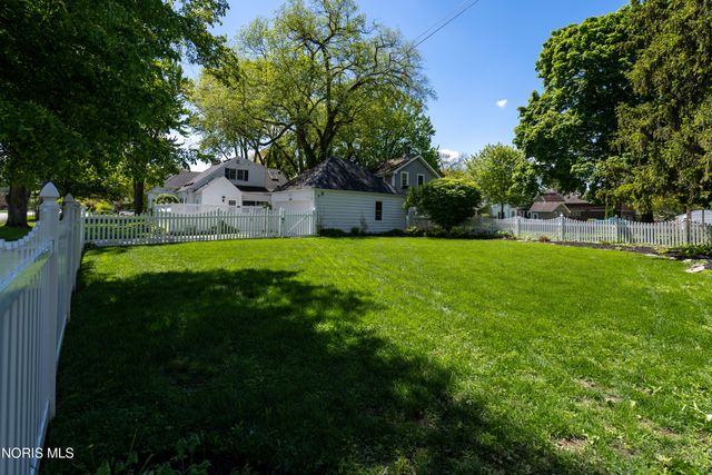 528 Elm Street, Perrysburg, OH 43551