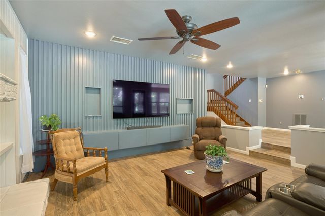 11 Song Sparrow Place, Spring, TX 77381