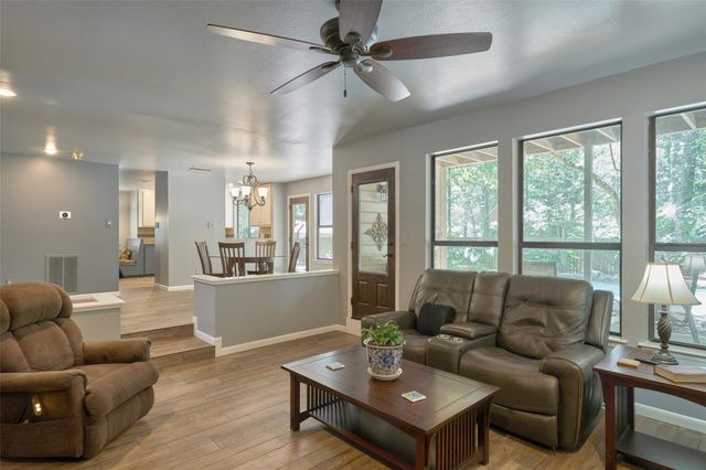 11 Song Sparrow Place, Spring, TX 77381
