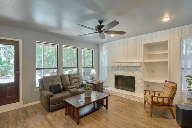 11 Song Sparrow Place, Spring, TX 77381