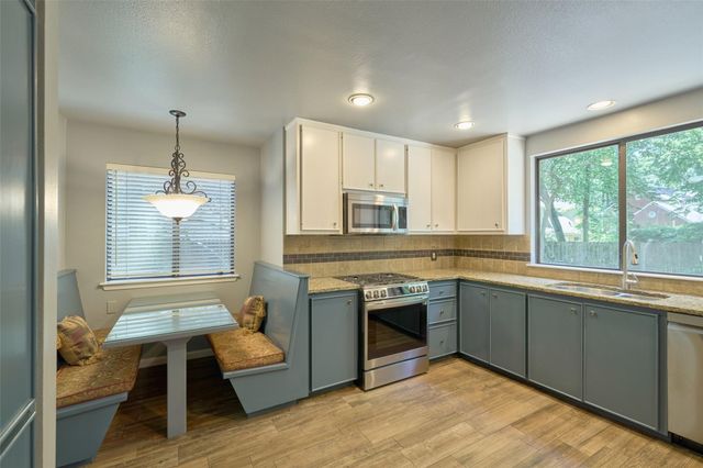 11 Song Sparrow Place, Spring, TX 77381