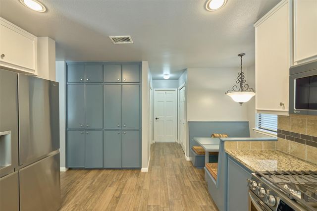 11 Song Sparrow Place, Spring, TX 77381